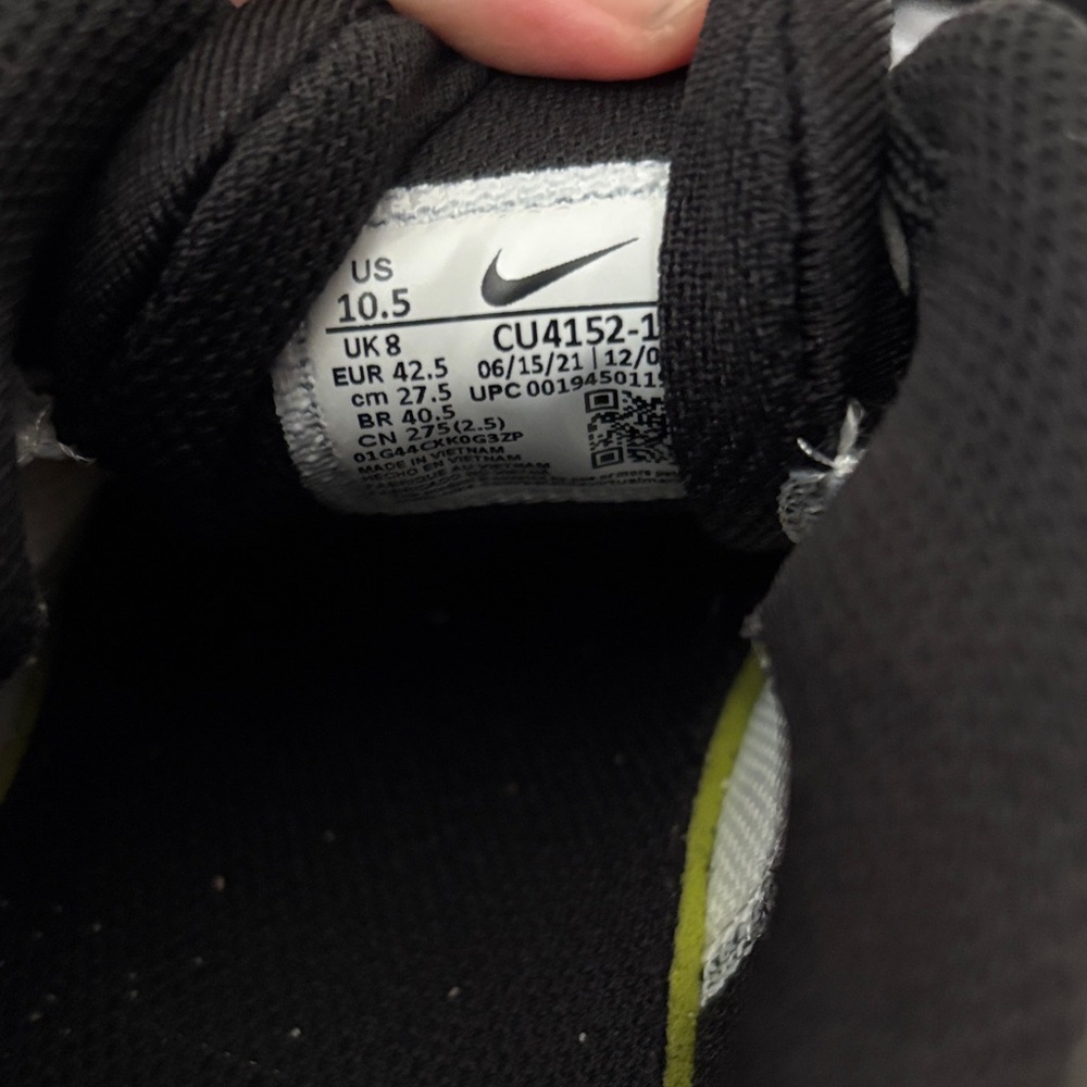 Nike Air Max Black and White Athletic Shoes - Picture 6 of 7